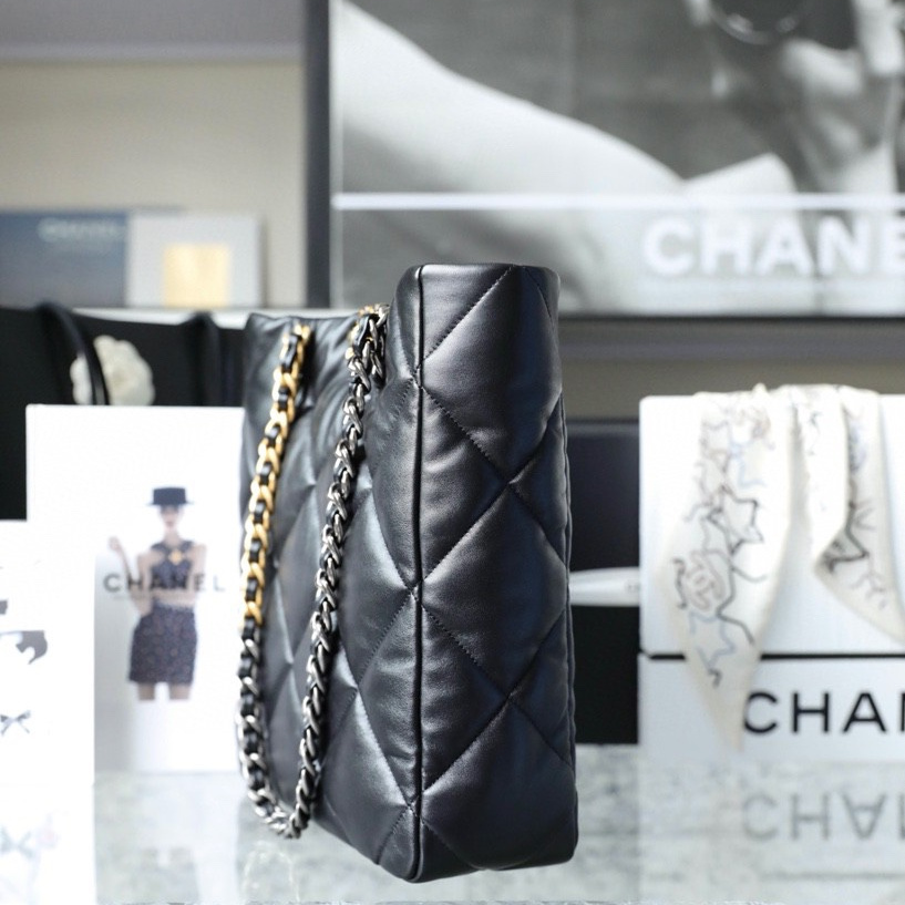 Chanel 香奈兒 Leather Goods