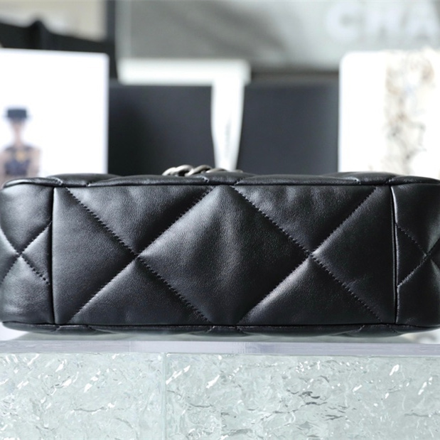 Chanel 香奈兒 Leather Goods