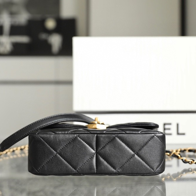 Chanel 香奈兒 Leather Goods