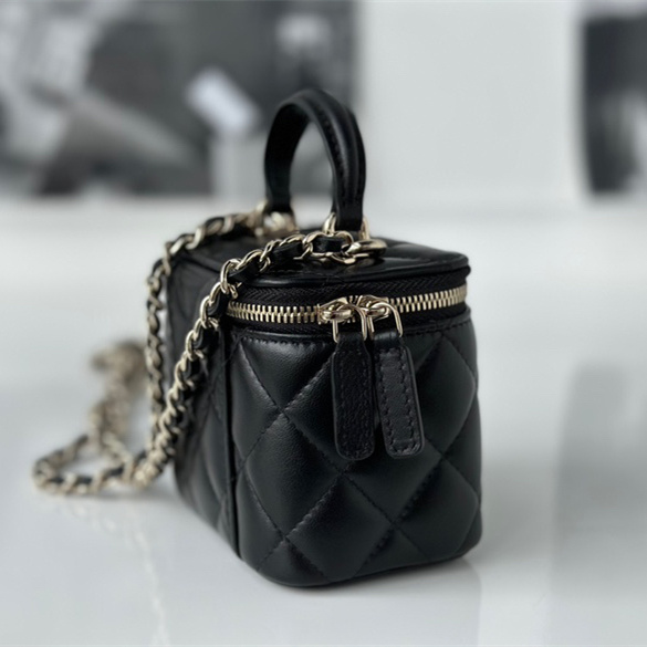 Chanel 香奈兒 Leather Goods