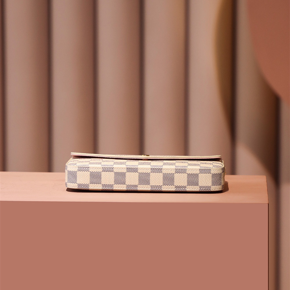 Louis Vuitton 路易威登 Chain Bag