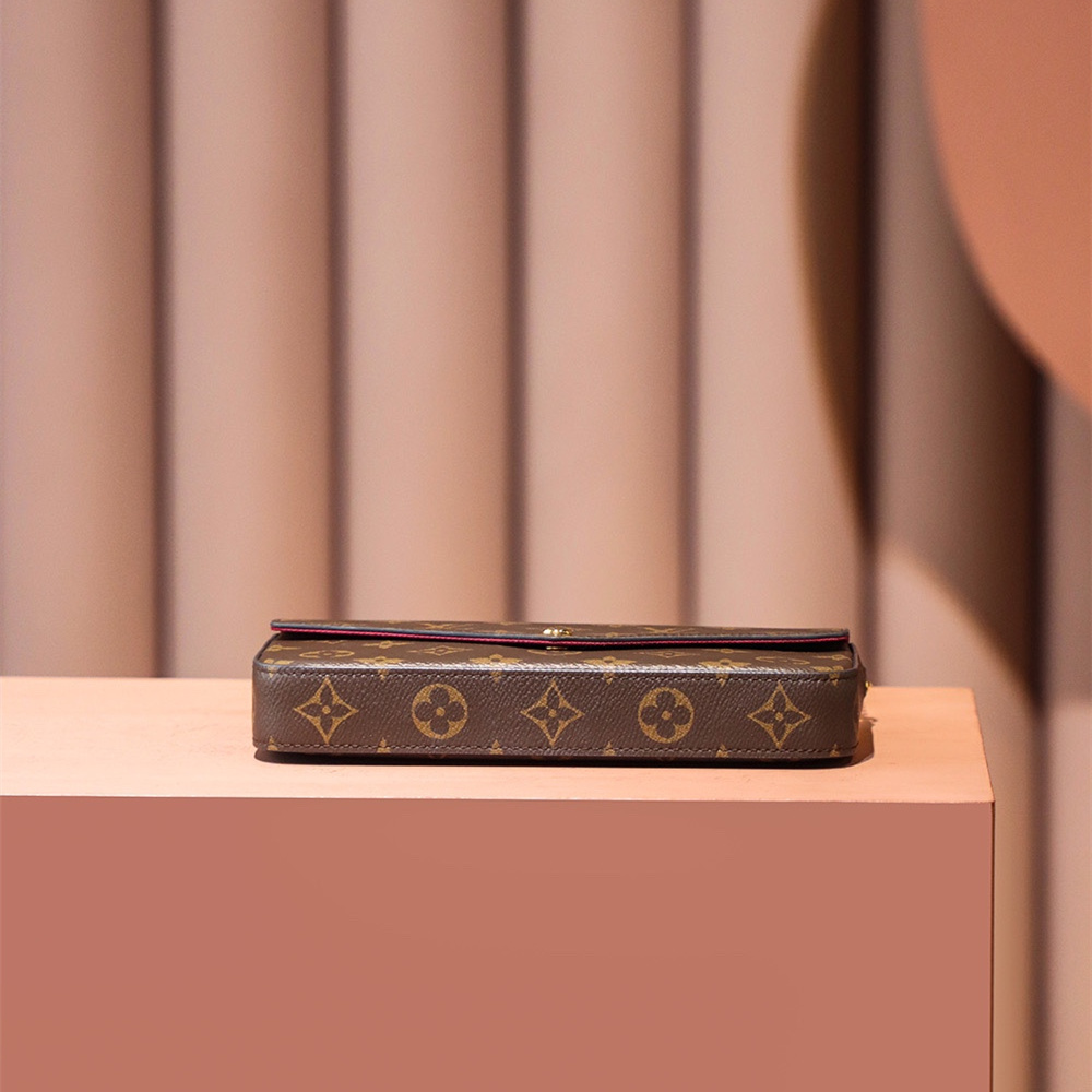 Louis Vuitton 路易威登 Chain Bag