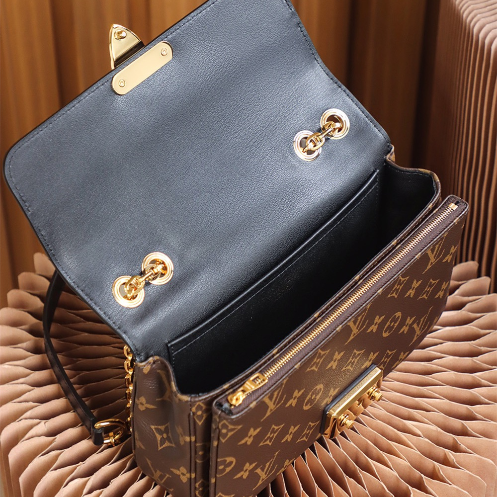 Louis Vuitton 路易威登 Chain Bag