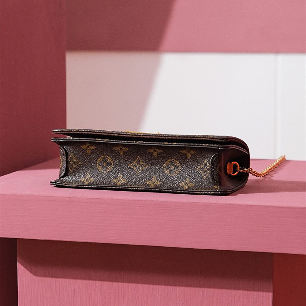 Louis Vuitton 路易威登 Chain Bag