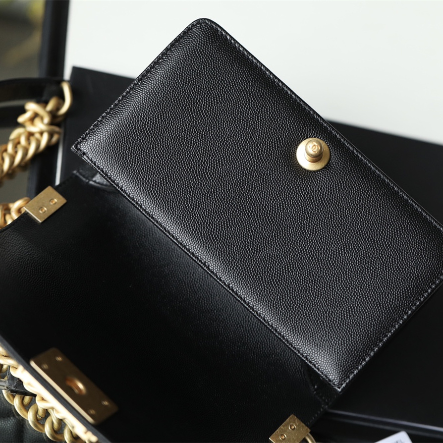 Chanel 香奈兒 Leather Goods