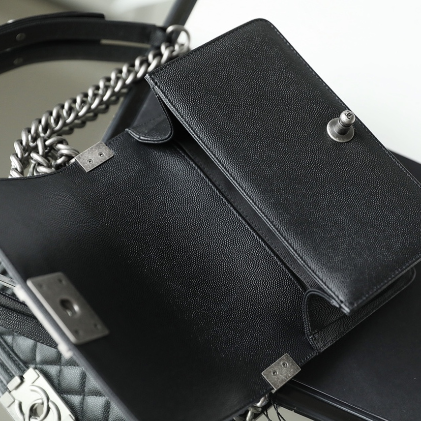 Chanel 香奈兒 Leather Goods
