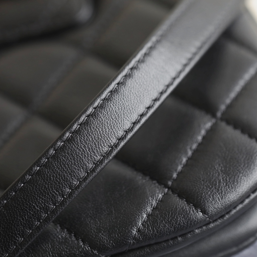 Chanel 香奈兒 Leather Goods