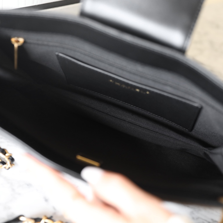 Chanel 香奈兒 Leather Goods