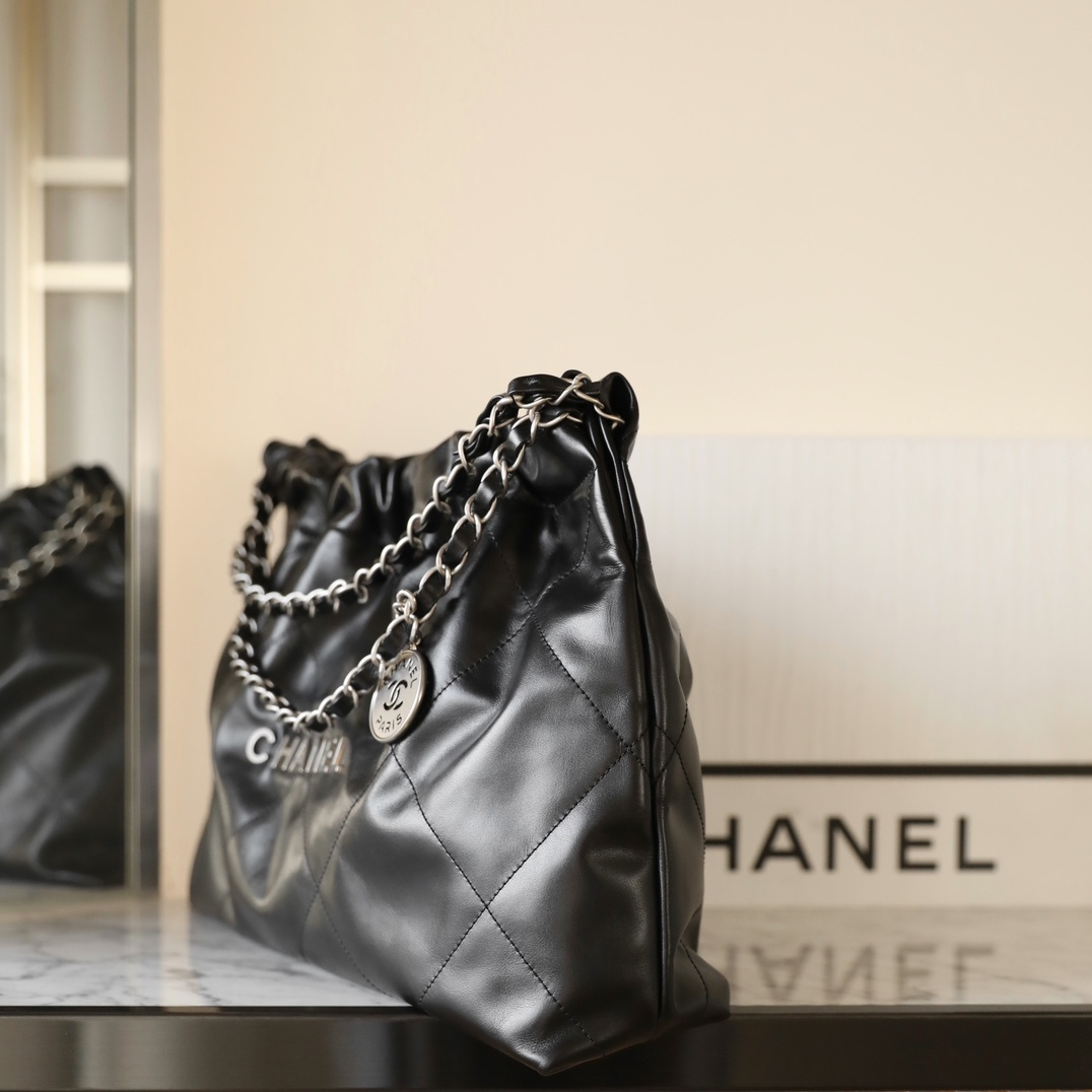 Chanel 香奈兒 Leather Goods