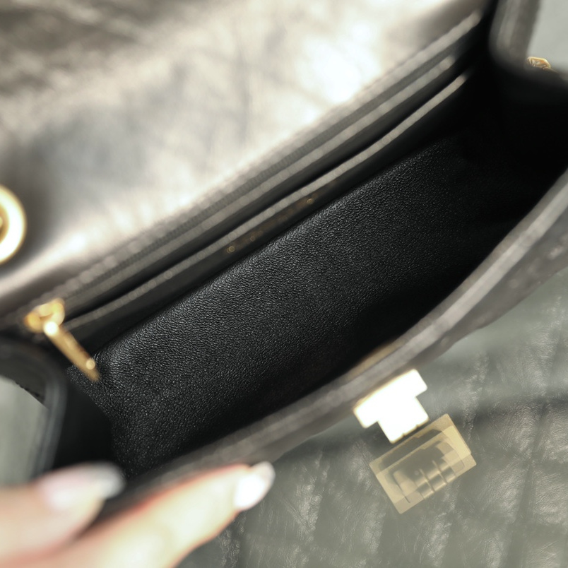 Chanel 香奈兒 Leather Goods