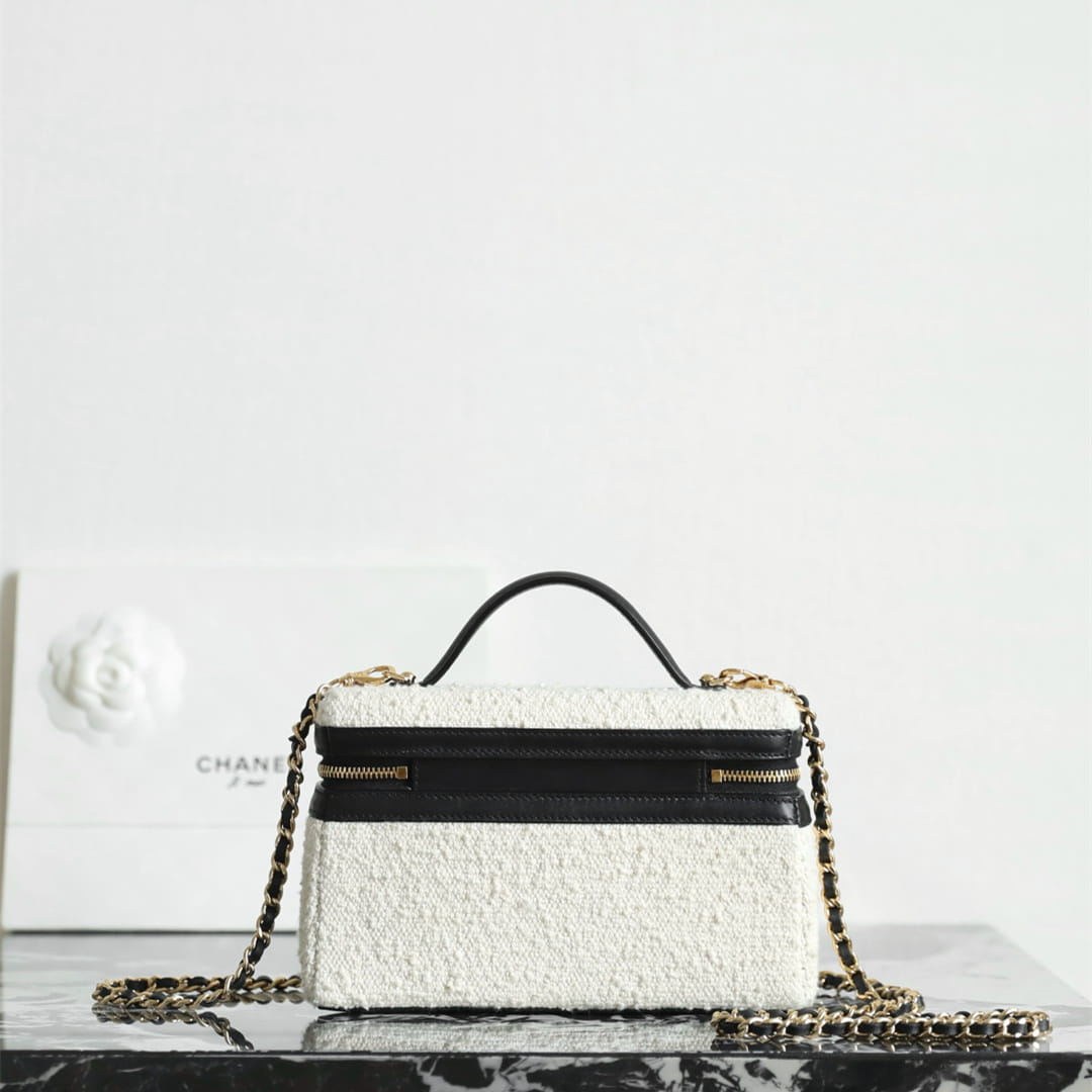 Chanel 香奈兒 Leather Goods