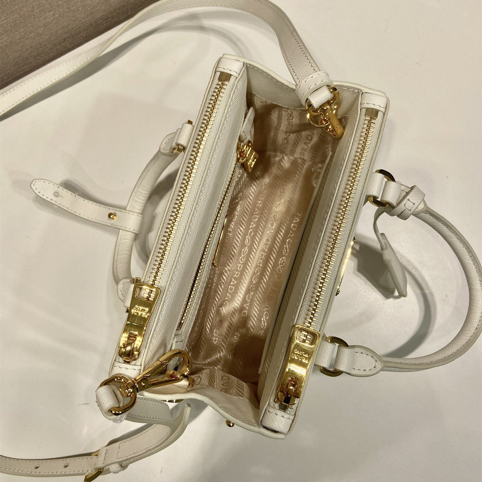 高仿Prada*Galleria系列1BA907手提包Mini白色免檢版