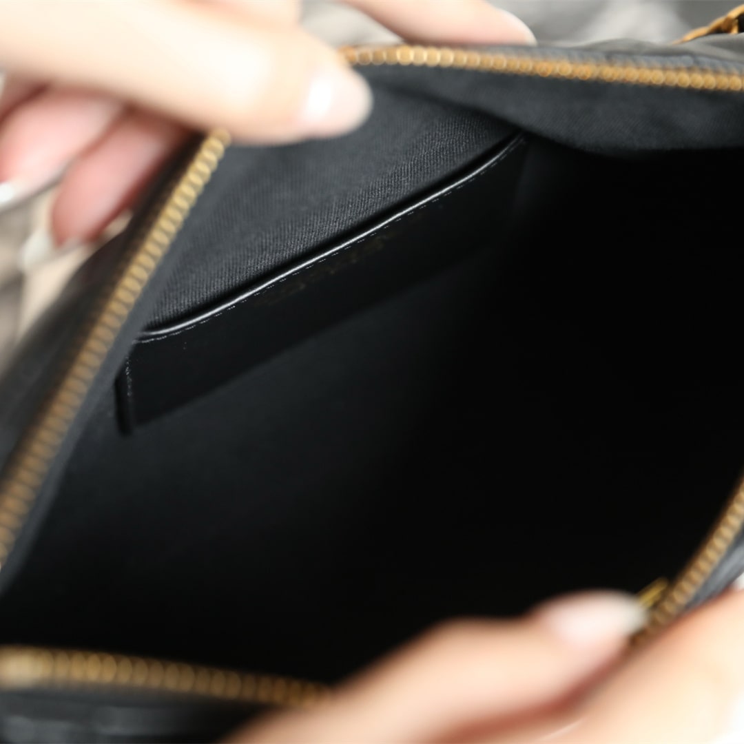 Chanel 香奈兒 Leather Goods
