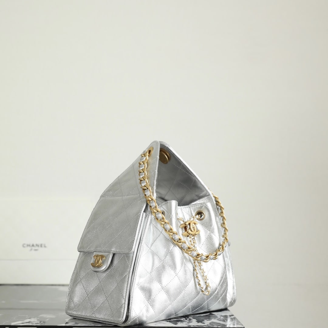 Chanel 香奈兒 Leather Goods