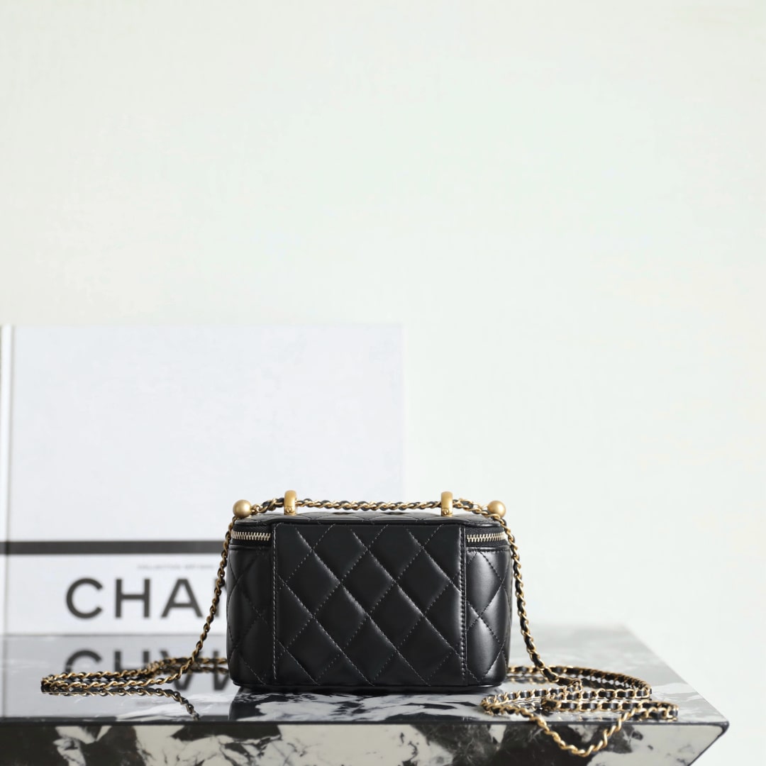Chanel 香奈兒 Leather Goods