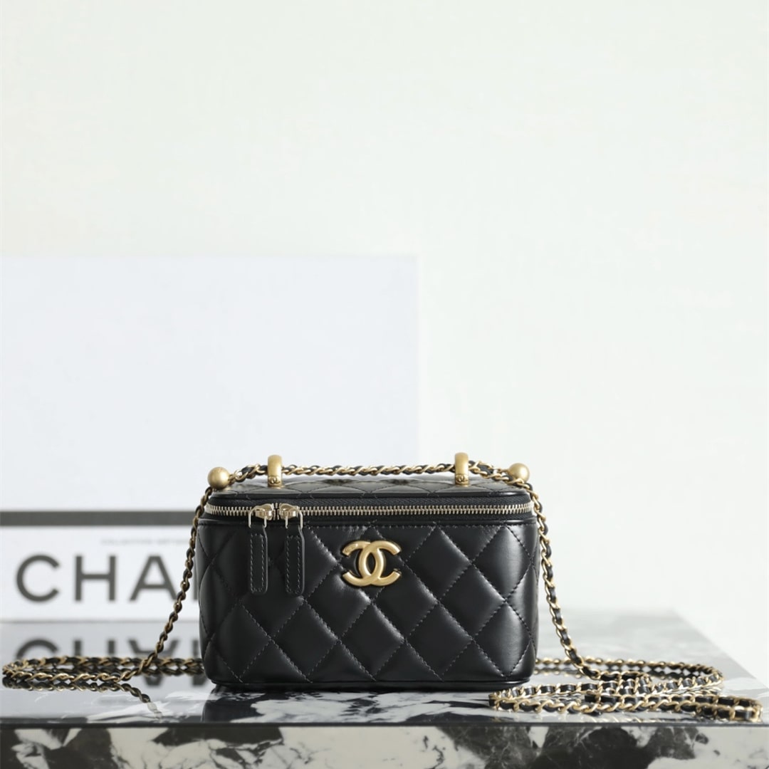 Chanel 香奈兒 Leather Goods