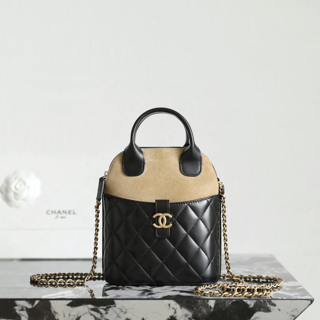 Chanel 香奈兒 Leather Goods
