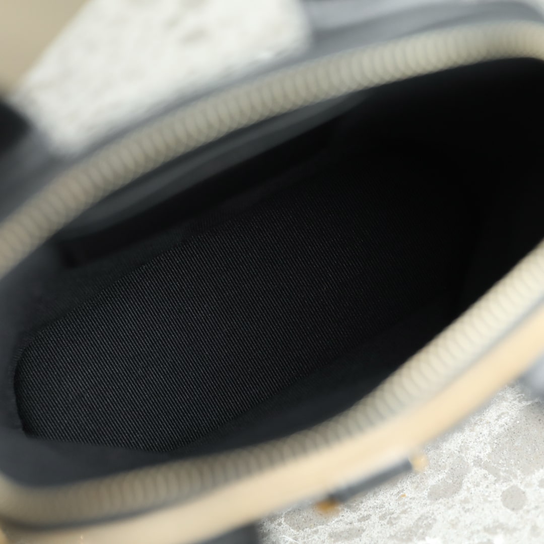 Chanel 香奈兒 Leather Goods