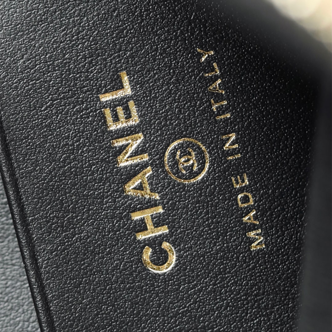 Chanel 香奈兒 Leather Goods