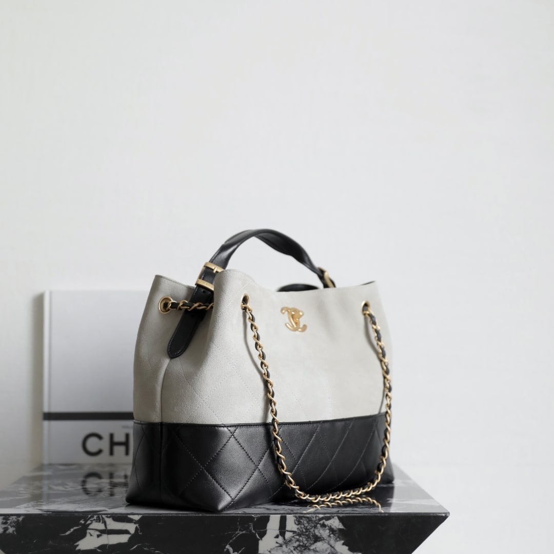 Chanel 香奈兒 Leather Goods