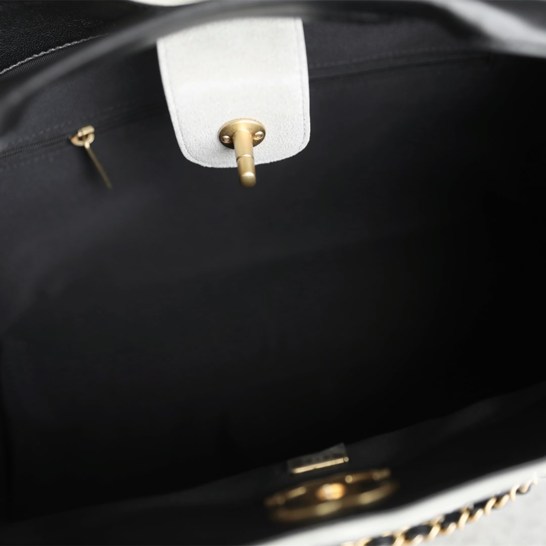 Chanel 香奈兒 Leather Goods