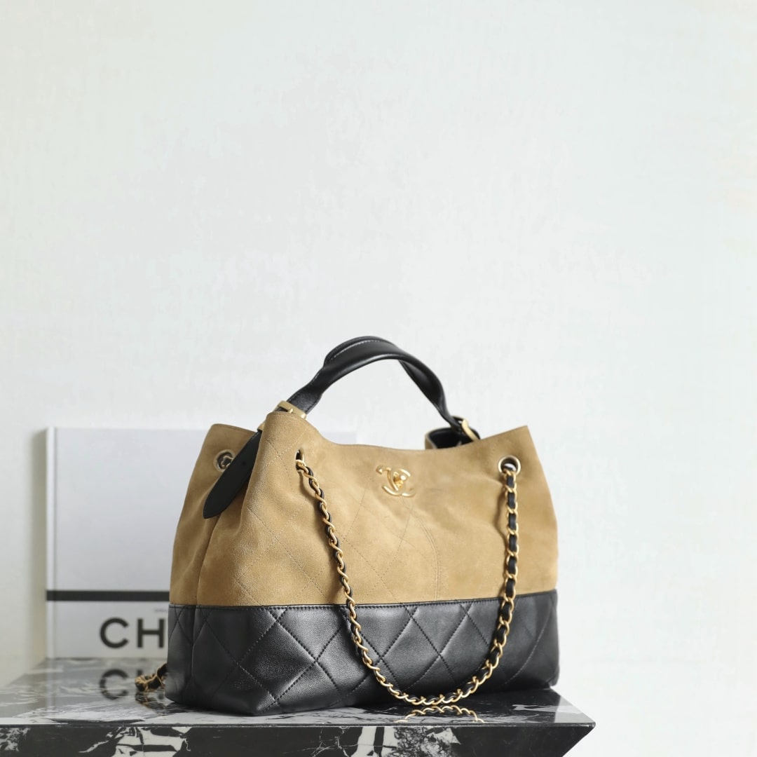 Chanel 香奈兒 Leather Goods