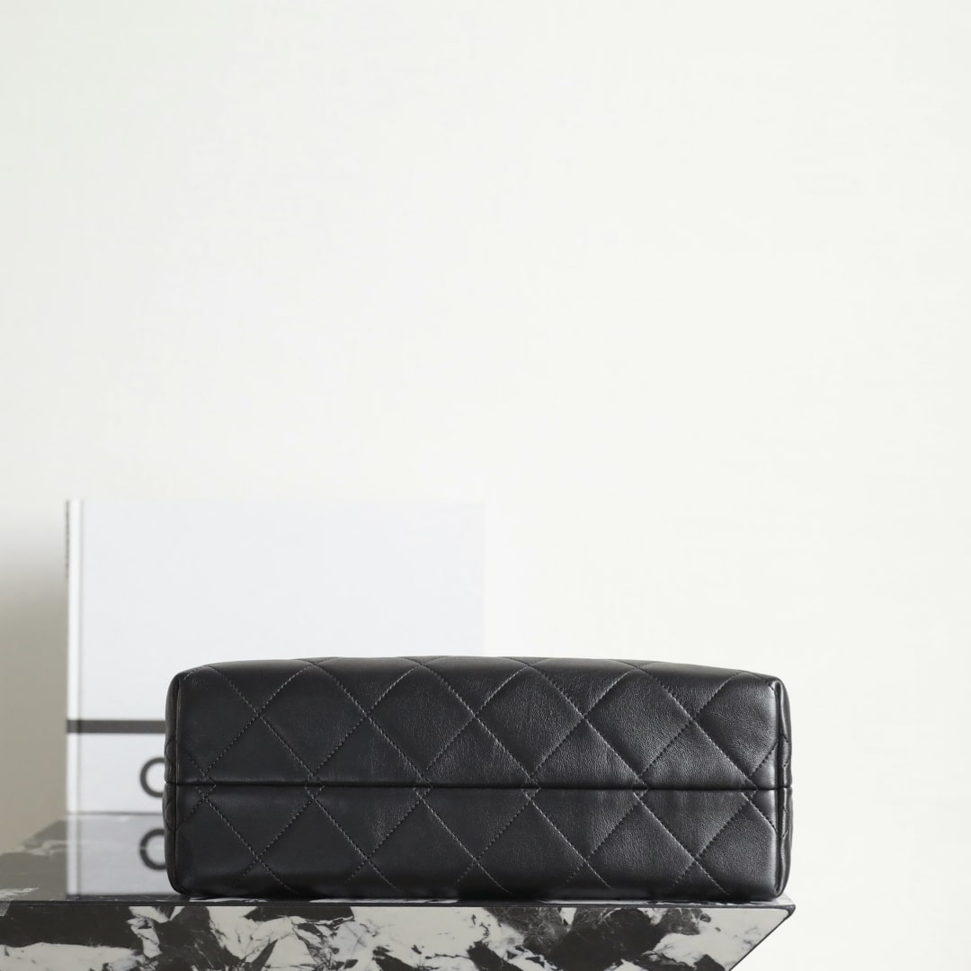 Chanel 香奈兒 Leather Goods