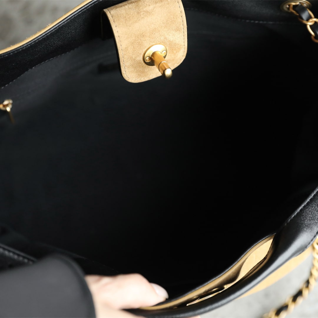 Chanel 香奈兒 Leather Goods