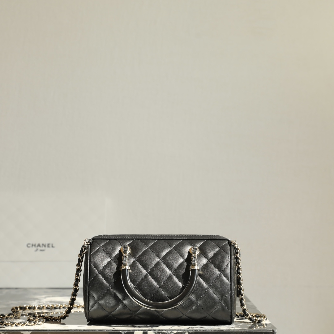 Chanel 香奈兒 Leather Goods