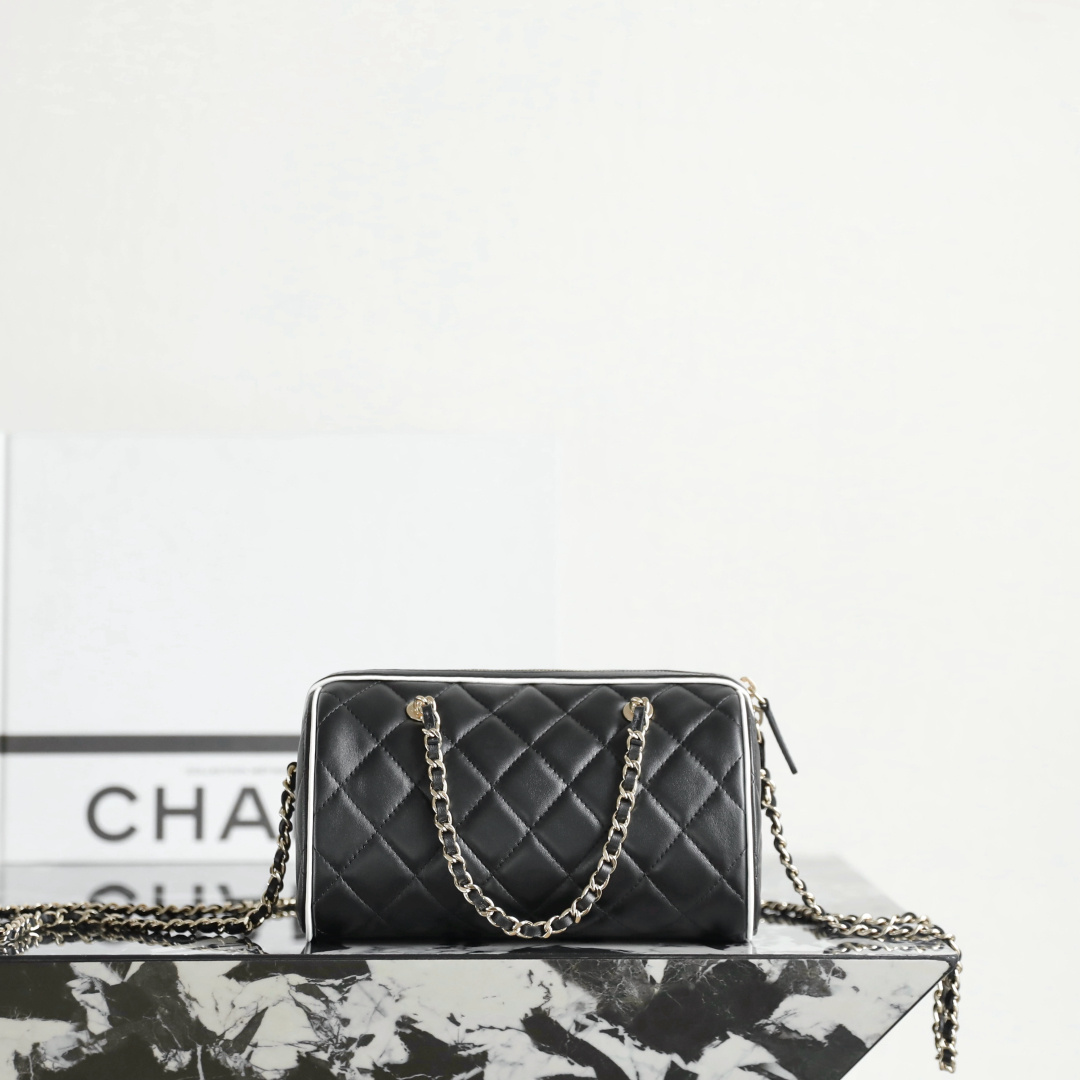 Chanel 香奈兒 Leather Goods