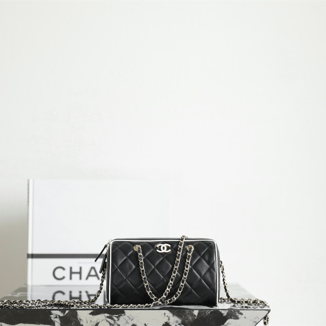 Chanel 香奈兒 Leather Goods
