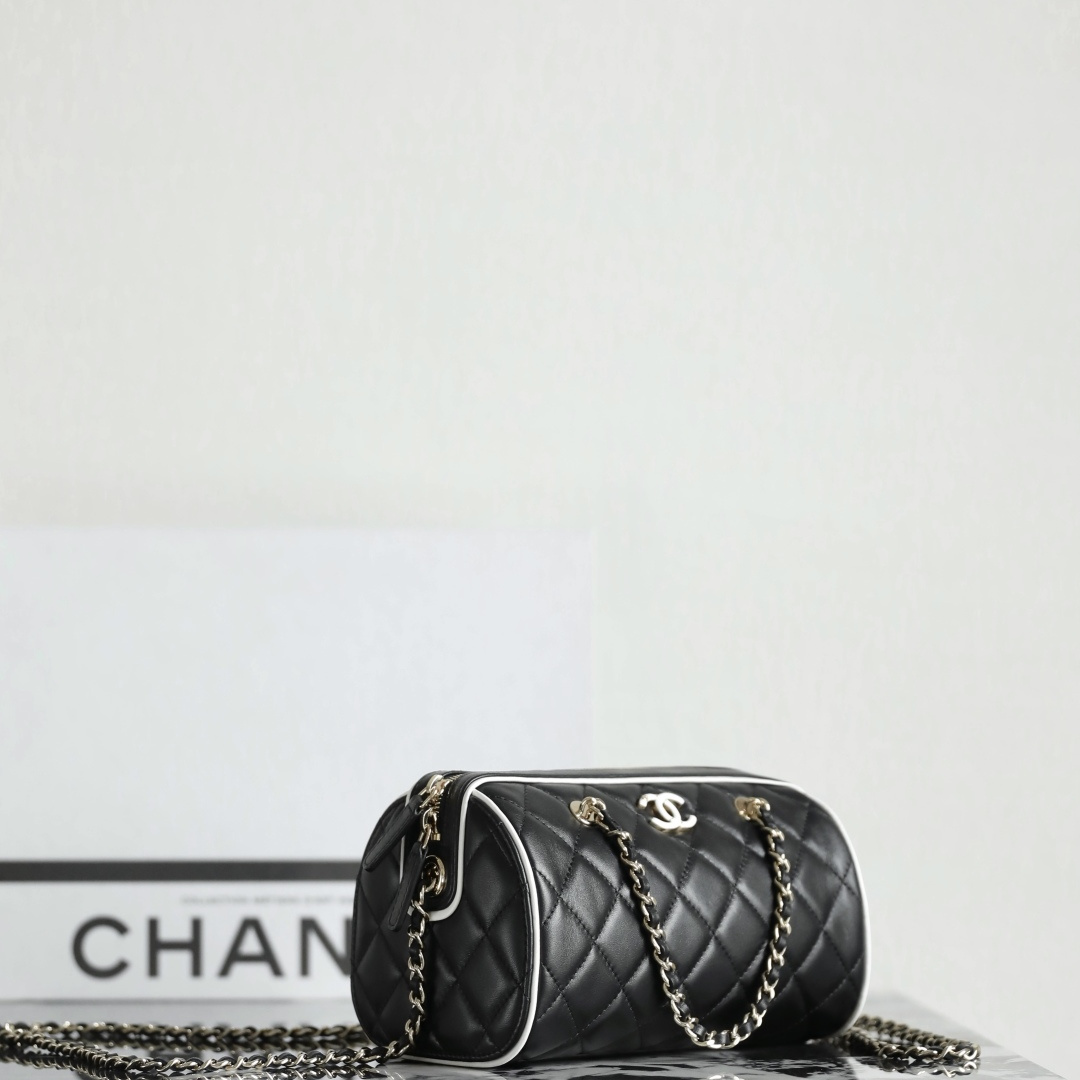 Chanel 香奈兒 Leather Goods