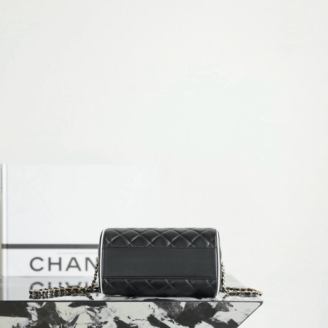 Chanel 香奈兒 Leather Goods