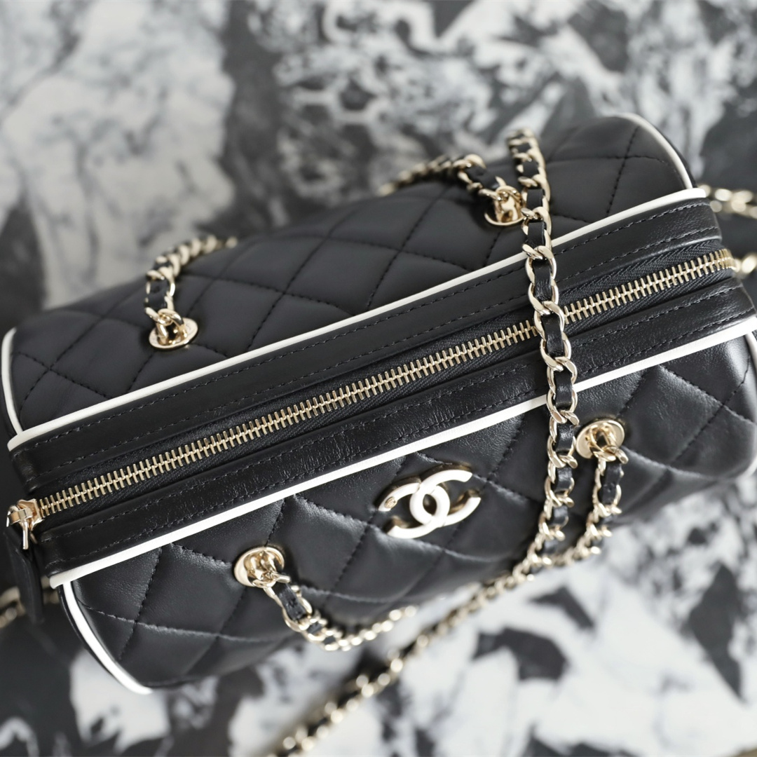 Chanel 香奈兒 Leather Goods