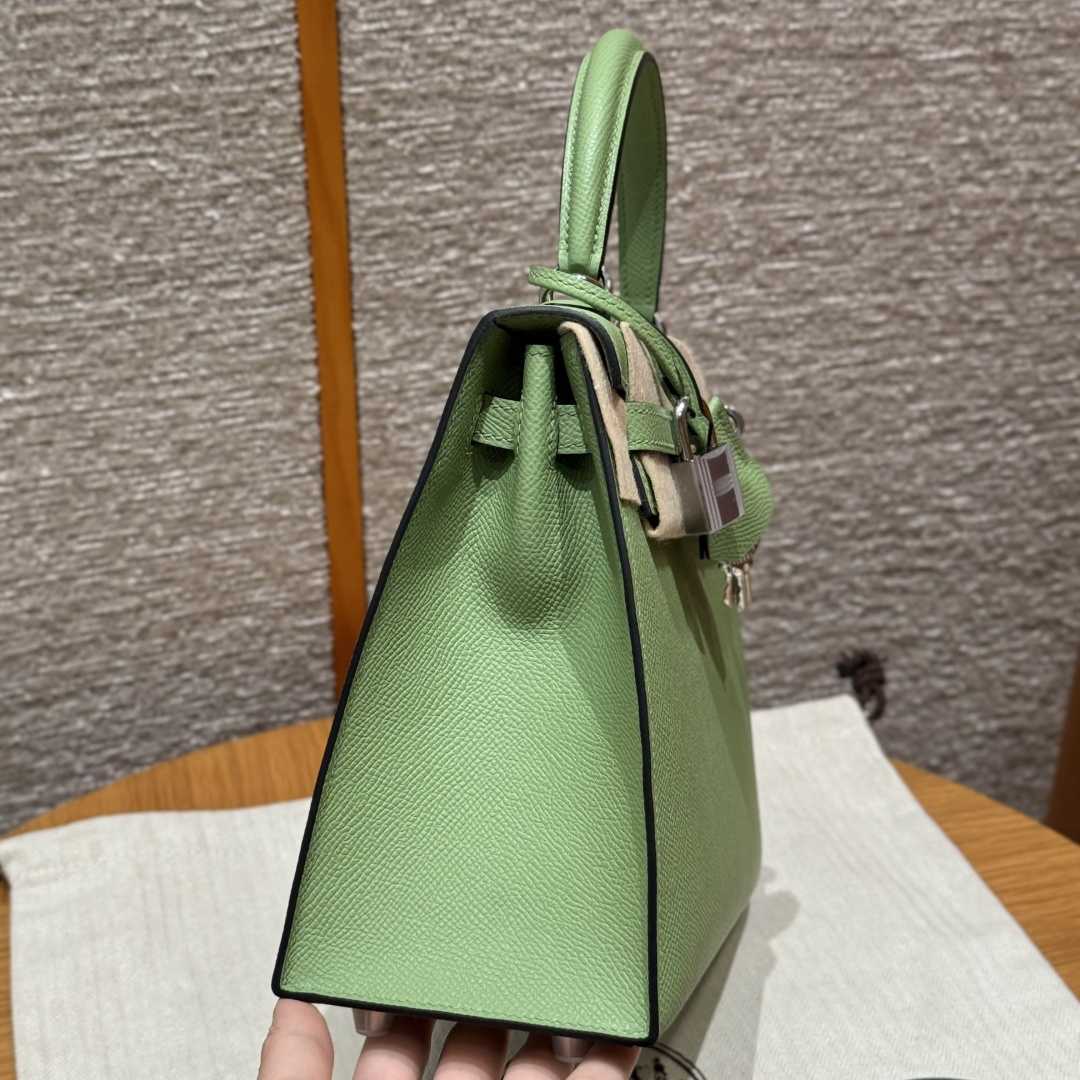 高仿Hermes*Kelly25系列H043110EP3I牛油果綠銀扣牛皮純手工