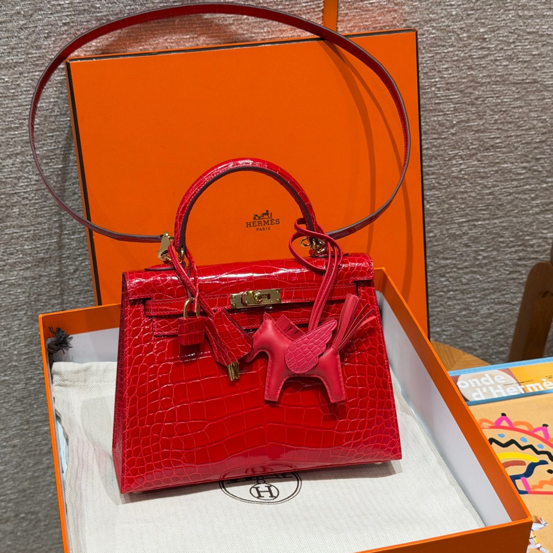 高仿Hermes*Kelly25系列H043228CK95法拉利紅金扣鱷魚皮純手工