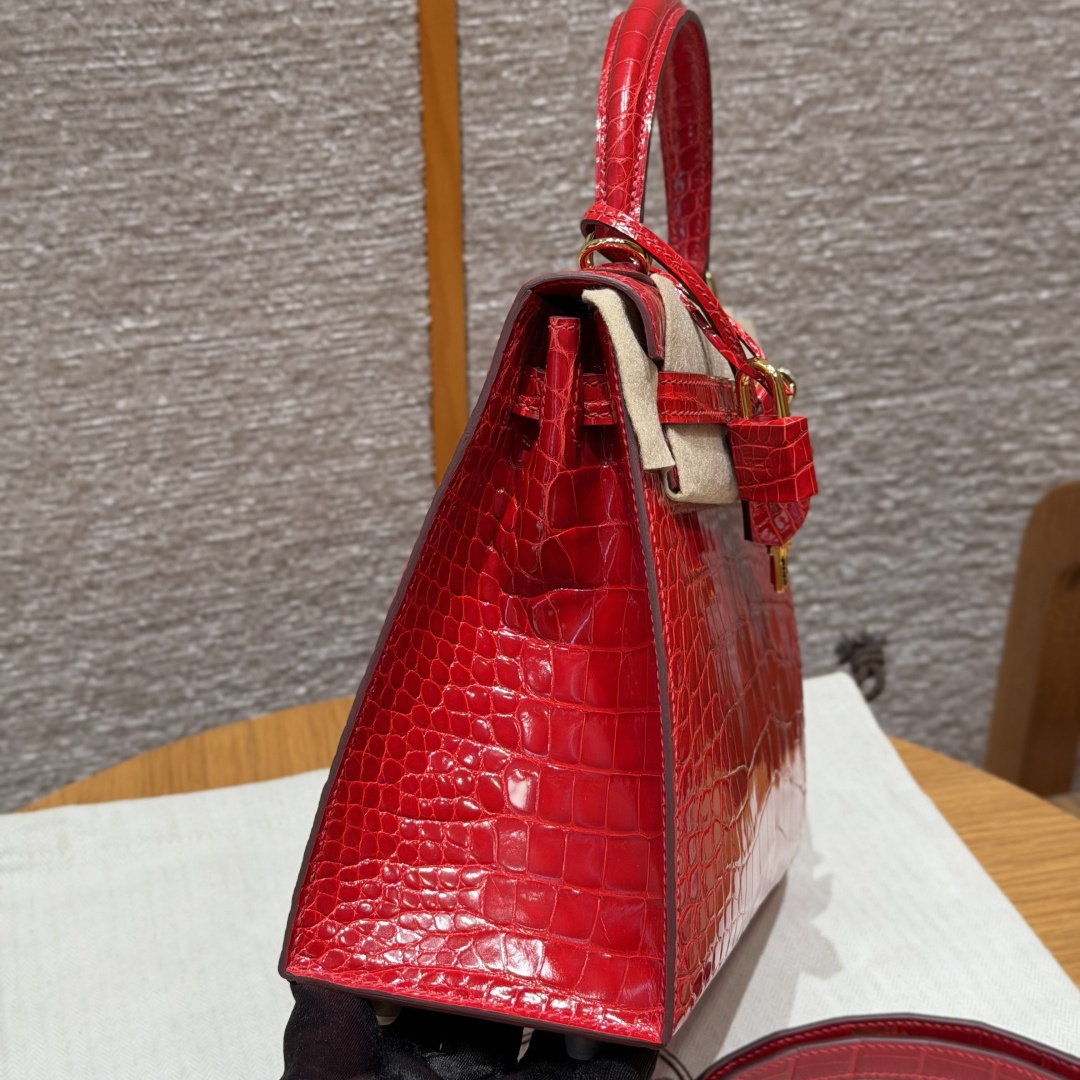 高仿Hermes*Kelly25系列H043228CK95法拉利紅金扣鱷魚皮純手工