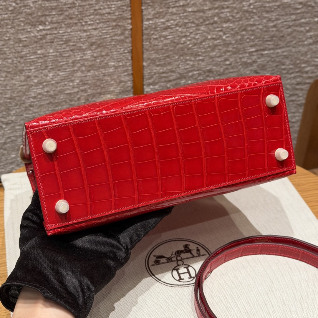 高仿Hermes*Kelly25系列H043228CK95法拉利紅金扣鱷魚皮純手工
