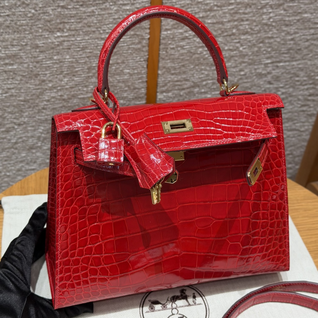 高仿Hermes*Kelly25系列H043228CK95法拉利紅金扣鱷魚皮純手工