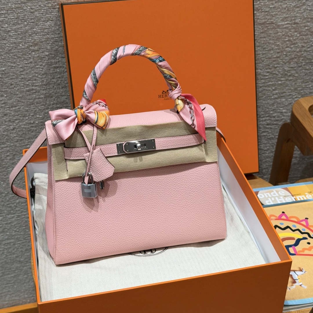 高仿Hermes*Kelly28系列H043230TC3Q櫻花粉銀扣牛皮純手工