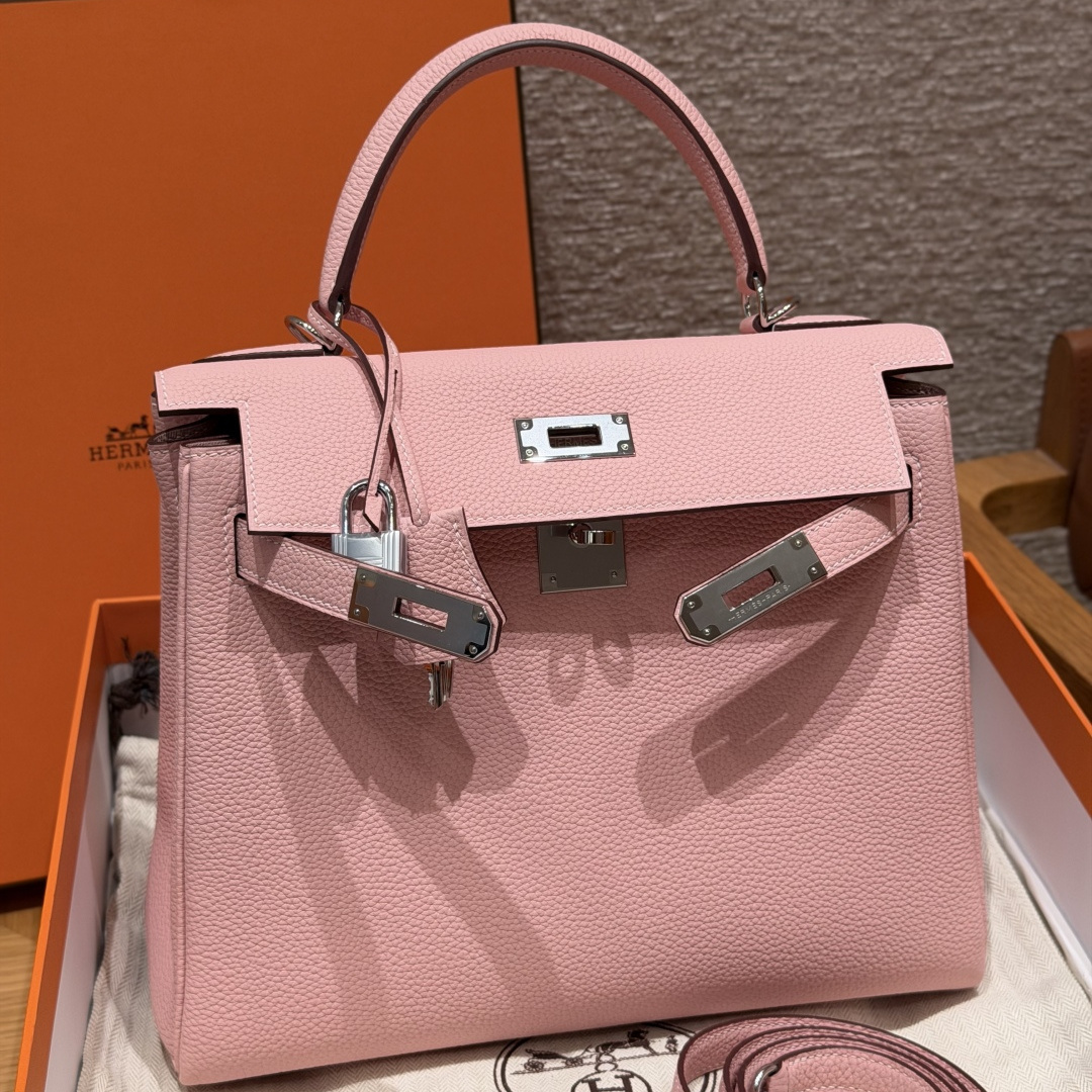 高仿Hermes*Kelly28系列H043230TC3Q櫻花粉銀扣牛皮純手工