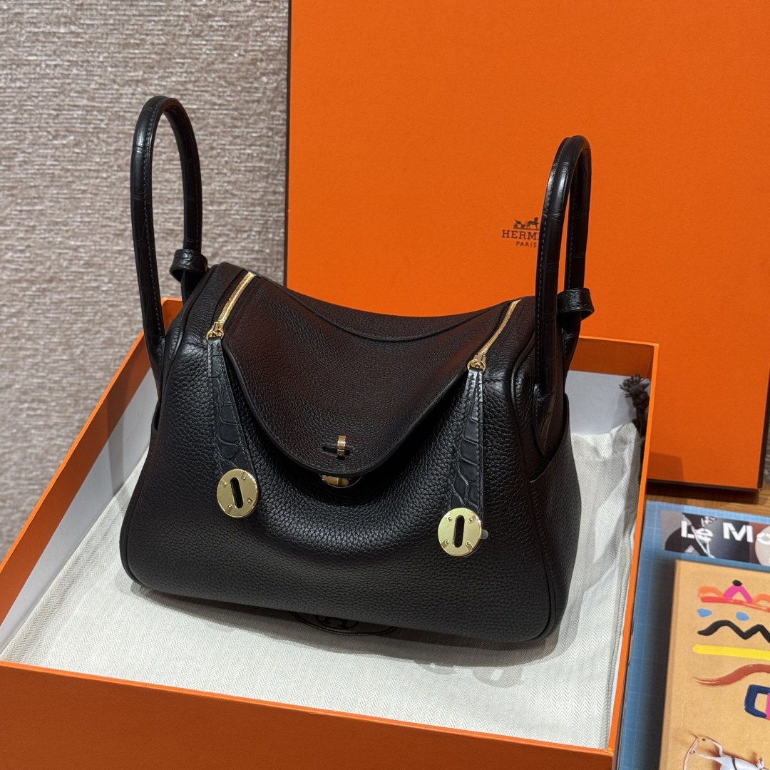 高仿Hermes*Lindy26系列H073428TCCM89黑色牛皮拼鱷魚皮金扣純手工