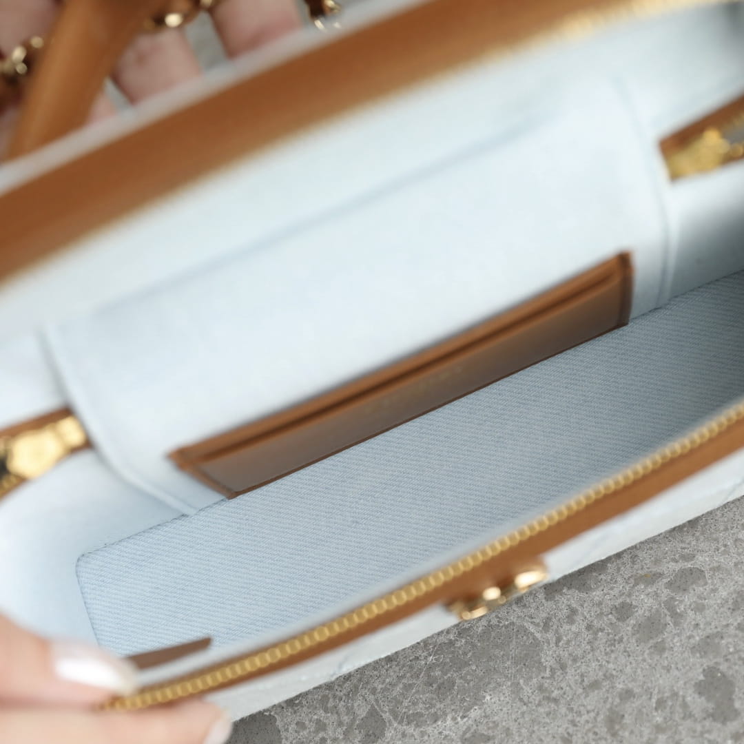 Chanel 香奈兒 Leather Goods