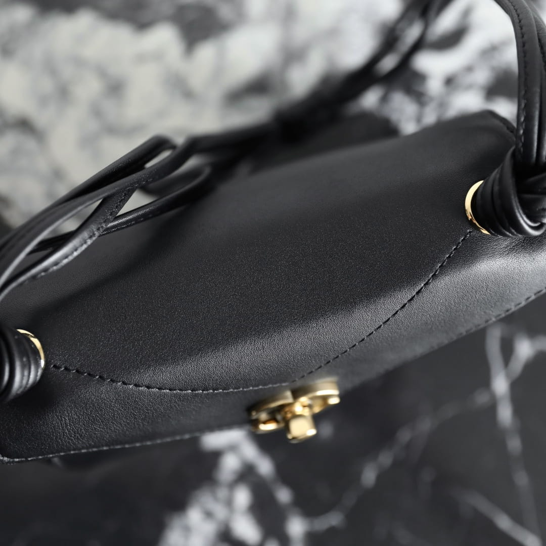 Chanel 香奈兒 Leather Goods