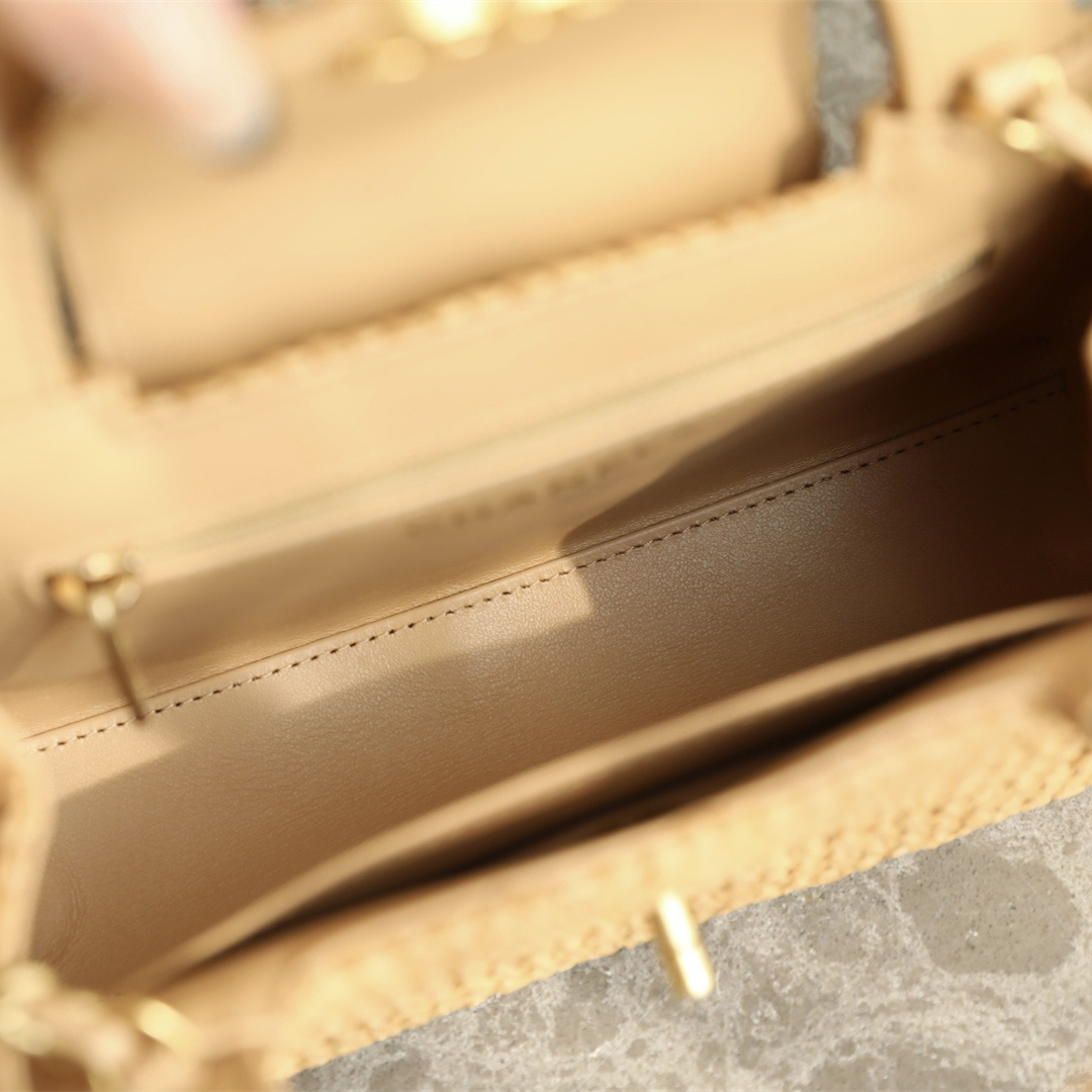 Chanel 香奈兒 Leather Goods