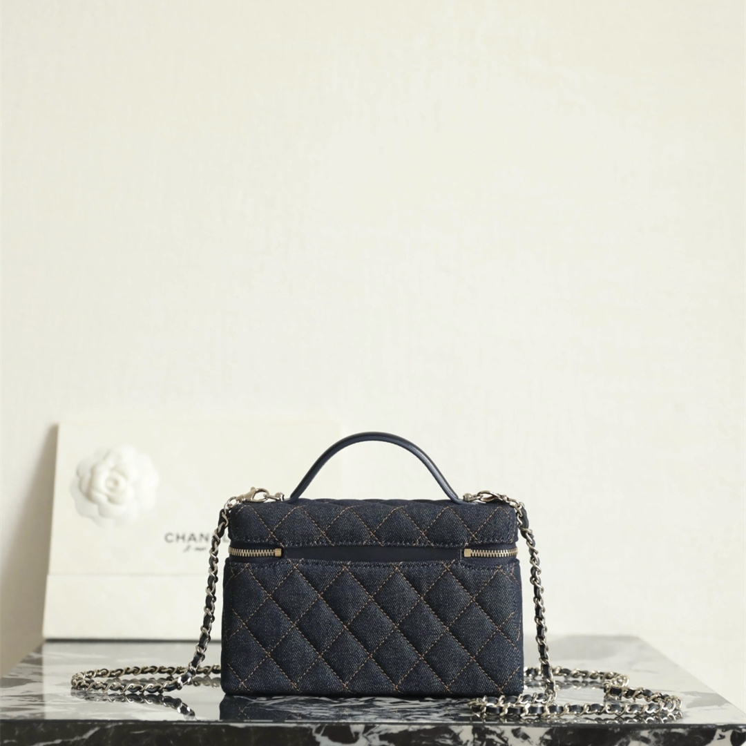 Chanel 香奈兒 Leather Goods