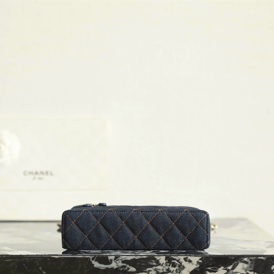 Chanel 香奈兒 Leather Goods