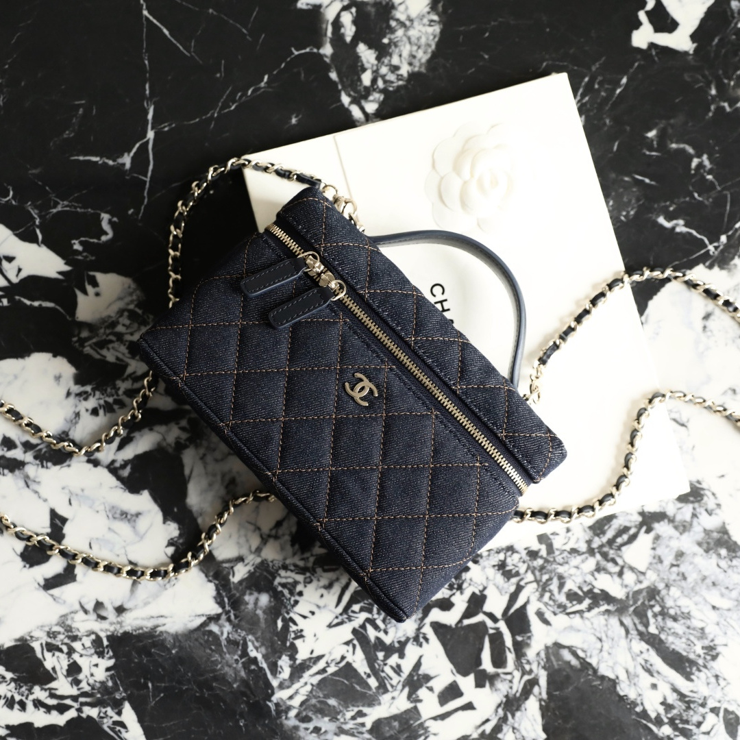 Chanel 香奈兒 Leather Goods