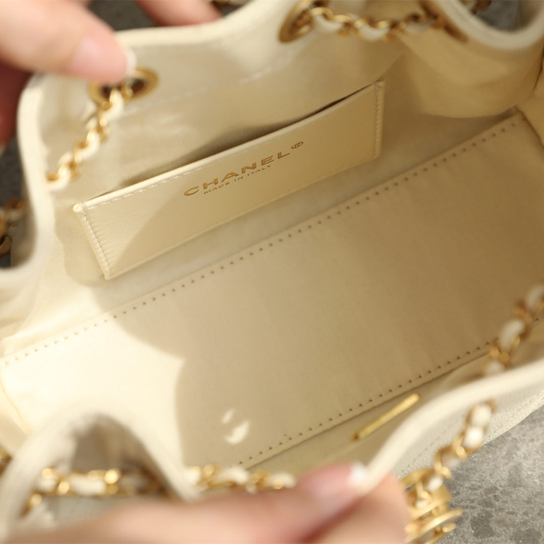 Chanel 香奈兒 Leather Goods