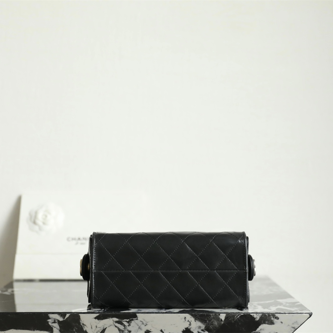 Chanel 香奈兒 Leather Goods